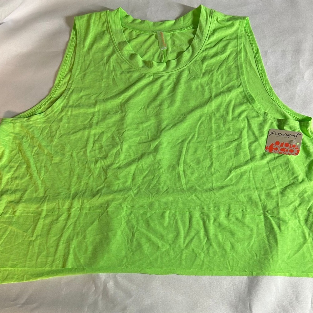 NWT Tempo Tank - Picture 5 of 5